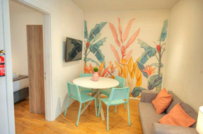 2 bedroom apartment 3min walk from the beach
